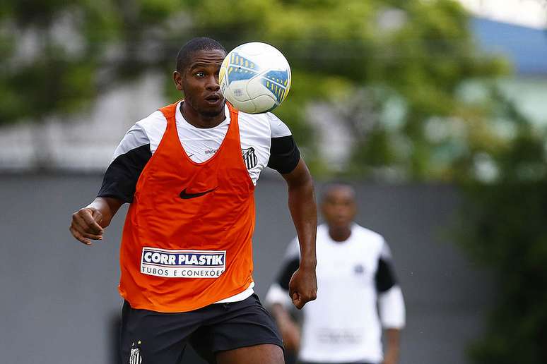 <p>Contratado junto ao Fluminense, Valencia ganhará a primeira chance pelo novo clube</p>