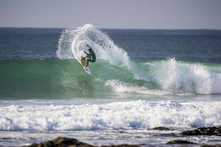 Mineirinho vai para sua décima temporada na elite do surfe mundial
