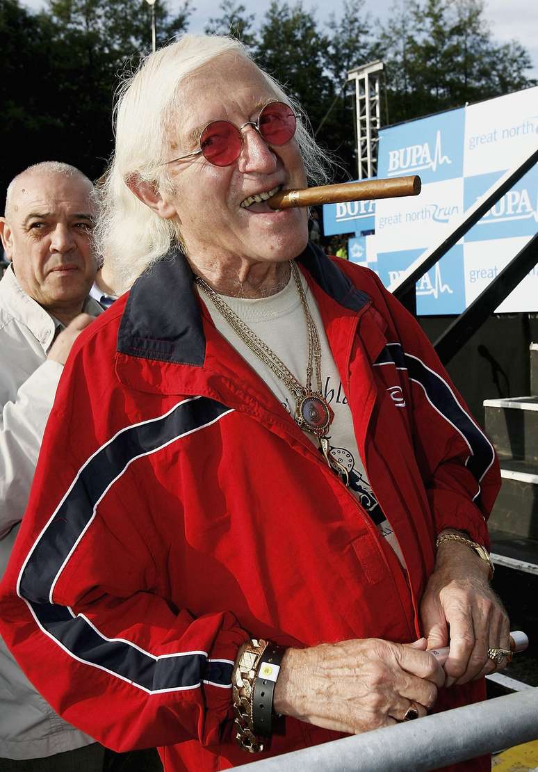 <p>Jimmy Savile em foto de 2006. O apresentador da BBC faleceu em outubro de 2011</p>