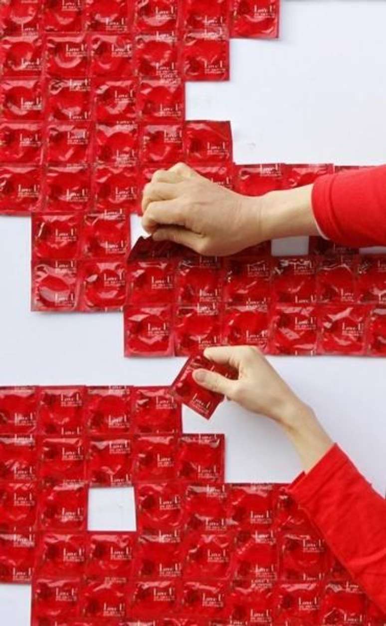 Fotografia para campanha para uso de preservativos em Seul. 21/12/2011