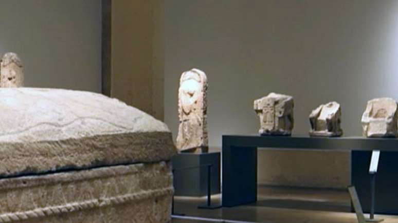 Antiguidades saqueadas e apreendidas no Líbano estão no Museu Nacional de Beirute aguardando para serem retornadas para a Síria