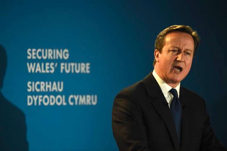 Premiê britânico David Cameron fala durante conferência em Cardiff. 27/02/2015