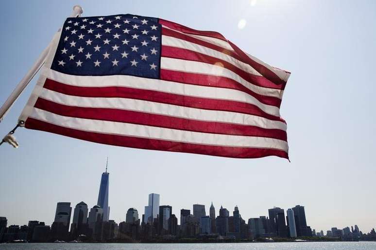 <p>Bandeira dos EUA em Manhattan, Nova York</p>
