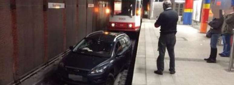<p>O acidente aconteceu na estação Barop Parkhaus por volta das 5h em Dortmund, Alemanha</p>