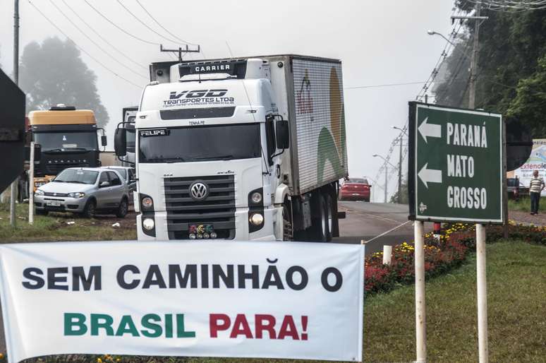 <p>O grupo ignorou a possível multa de R$ 10 mil que seria imposta em caso de obstrução de rodovias no estado</p>