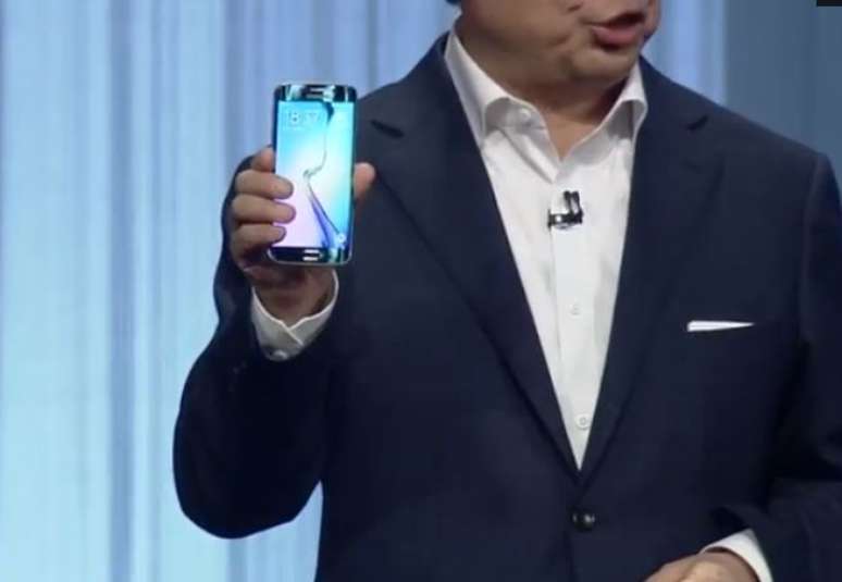 <p>Presidente da divisão móvel, JK Shin, apresenta o novo Galaxy S6</p>