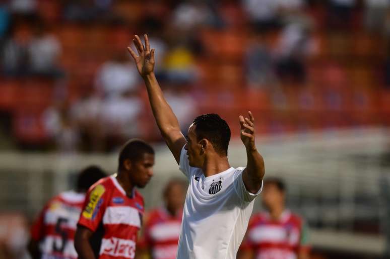 Ricardo Oliveira, que também estava no Santos em 2003, participou do terceiro gol