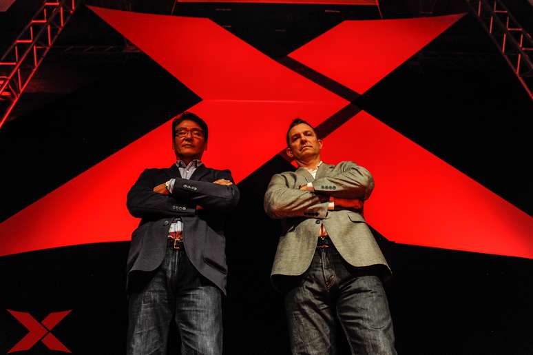 Edward Jung e Myron Molotky anunciam o acordo entre XFC e Terra