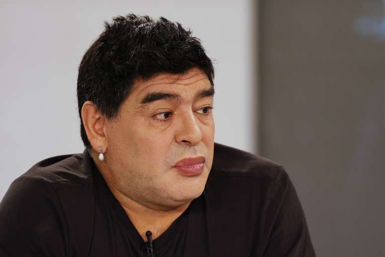 <p>Diego Armando Maradona fez "lifting" facial para parecer mais jovem</p>
