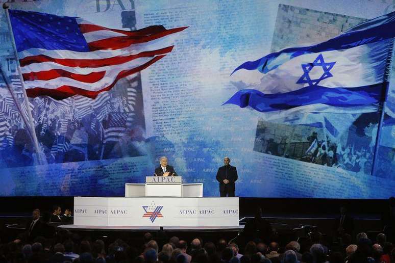 O primeiro-ministro de Israel, Benjamin Netanyahu, discursa durante a conferência anual do Comitê Americano Israelense de Relações Públicas, em Washington, nos Estados Unidos, nesta segunda-feira. 02/03/2015
