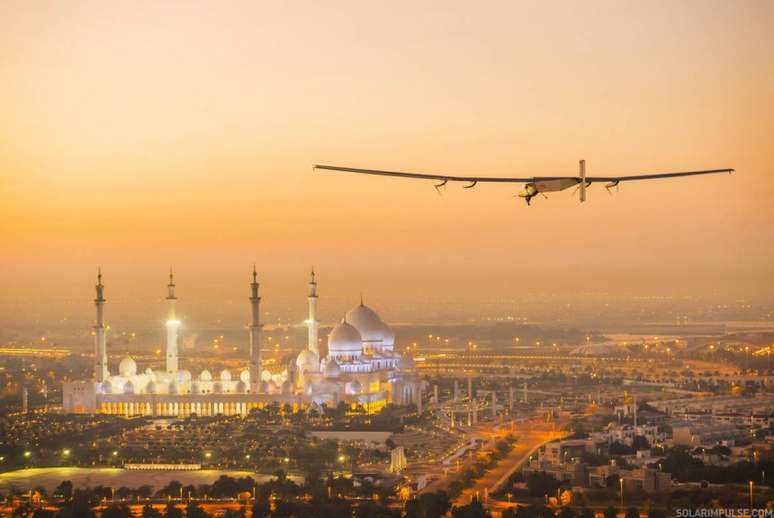 Primeiro teste do avião Solar Impulse 2 foi em Abu Dhabi