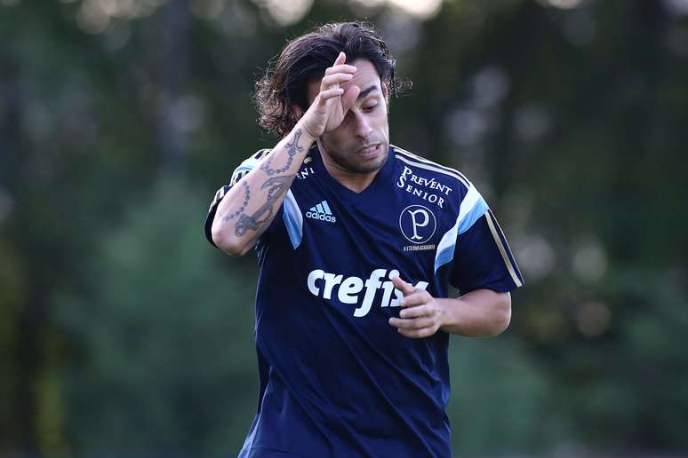 <p>Valdivia ainda não jogou pelo Palmeiras em 2015</p>