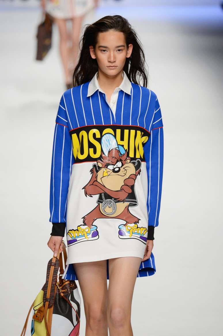 <p>A cultura pop dos desenhos infantis proposto pela Moschino, sob a batuta de Jeremy Scott</p>