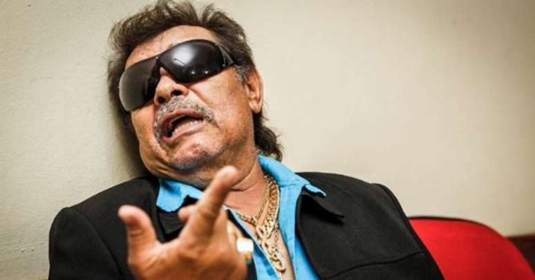 Jos&eacute; Rico Alves dos Santos, conhecido como Jos&eacute; Rico, da dupla Milion&aacute;rio & Jos&eacute; Rico, morreu nesta ter&ccedil;a-feira (3), em Americana, no interior de S&atilde;o Paulo, ap&oacute;s ser internado com complica&ccedil;&otilde;es no cora&ccedil;&atilde;o e rins, de acordo com nota divulgada na p&aacute;gina oficial da dupla no Facebook