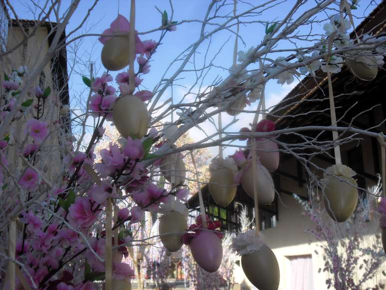 <p>O Centro Cultural, na rua Hermann Weege, n&uacute;mero 111, est&aacute; todo decorado para receber a Osterfest</p>