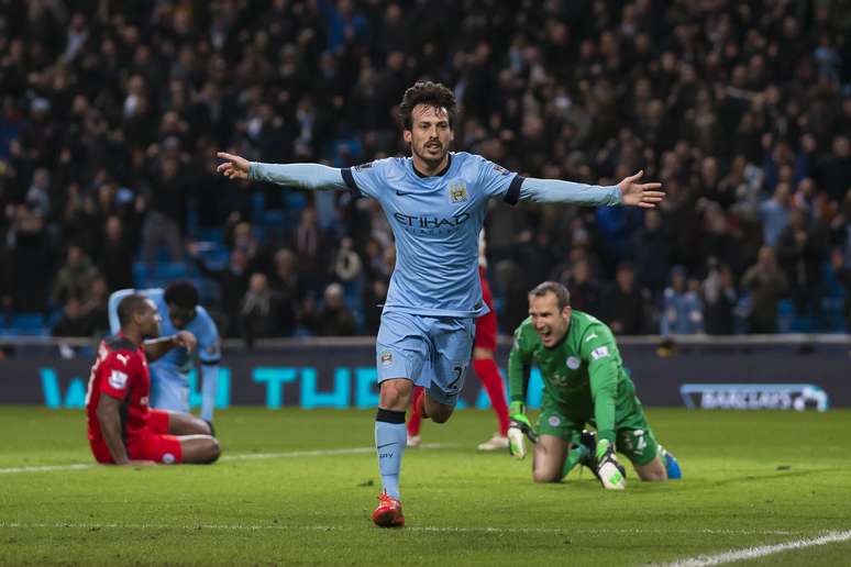 David Silva vibra com gol marcado pelo Manchester City