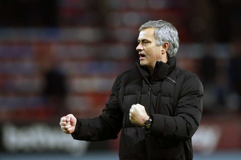 Equipe comandada por José Mourinho segue líder isolada do Inglês