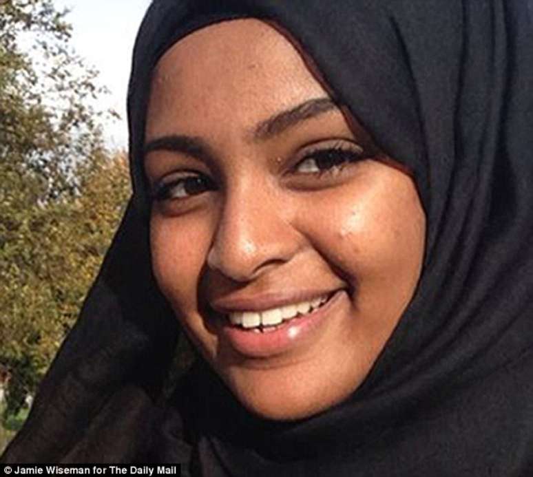 O serviço de inteligência do Reino Unido acredita que as três jovens fugitivas  incluindo Amira  provavelmente serão obrigadas a se casar com algum jihadista