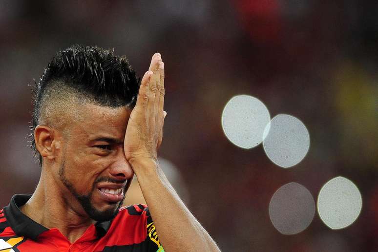 <p>Léo Moura se emocionou em despedida do Flamengo</p>