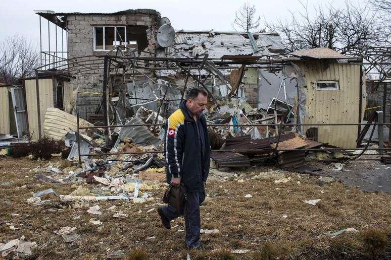 Casa destruída em área residencial de Donetsk, no leste da Ucrânia, nesta quinta-feira. 05/03/2015