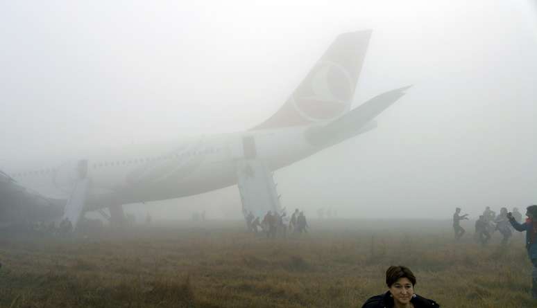 Autoridades disseram que o avião, que estava chegando de Istambul, na Turquia, saiu da pista nas primeiras horas da manhã desta quarta-feira
