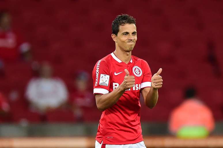 <p>Com a saída de D'Alessandro, lesionado, Nilmar assumiu a responsabilidade no Inter</p>