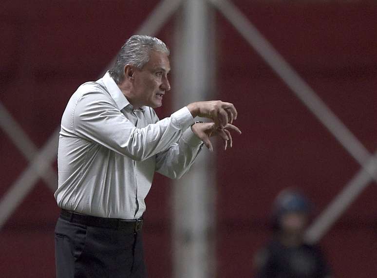 <p>Tite vai ter que pensar para substiuir machucados</p>