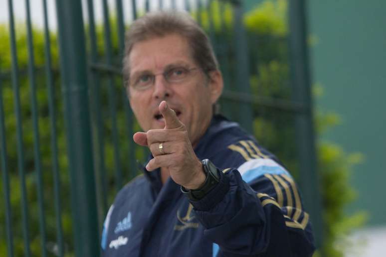 <p>Oswaldo decidiu popupar nove titulares do Palmeiras</p>