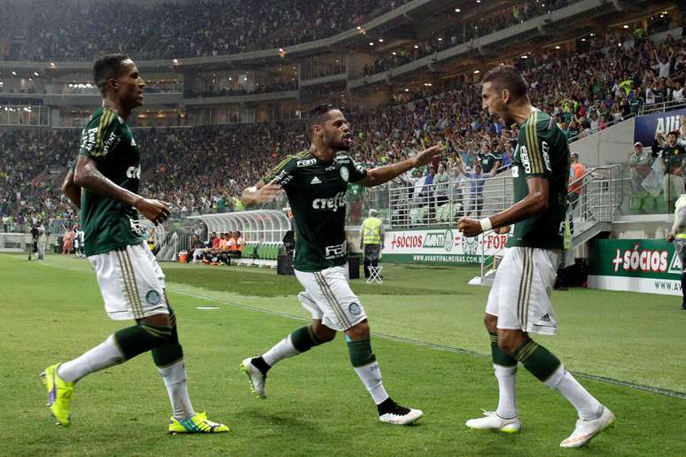 <p>Palmeiras venceu por 1 a 0 e segue líder do Grupo 3</p>