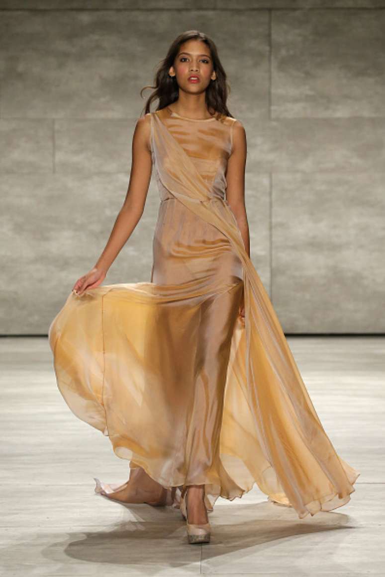 Vestido transparente na apresentação da Leanne Marshall, na Semana de Moda de Nova York