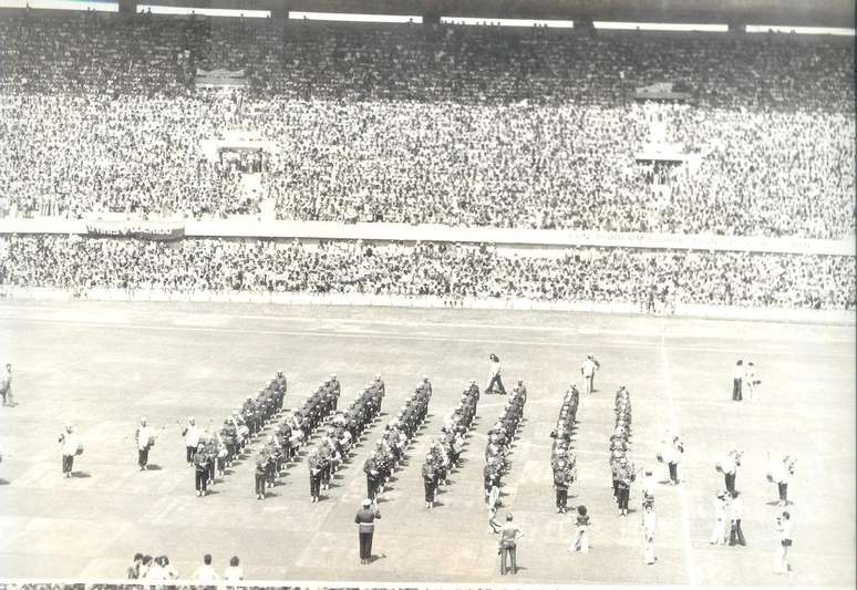 Inauguração do Serra Dourada, em 9 de março de 1975