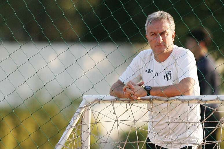 <p>Dorival ainda não chegou a um acordo para o retorno</p>