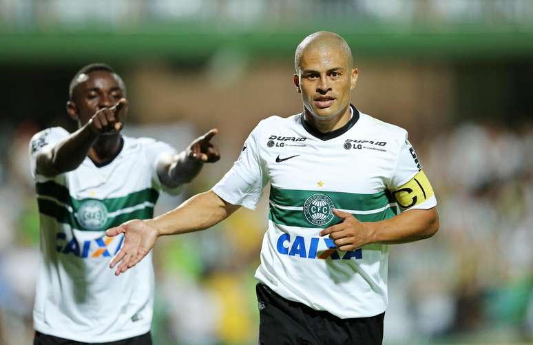 Alex encerrou a carreira no Coritiba