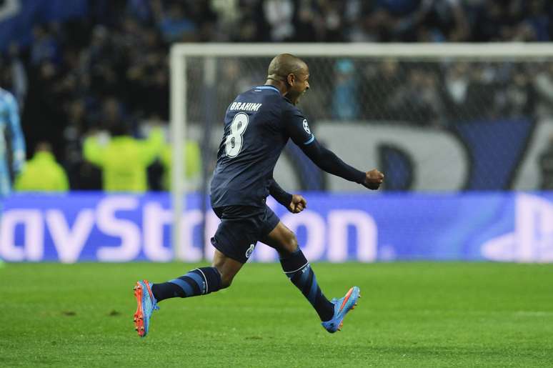 Brahimi abriu o placar para o Porto no Estádio do Dragão