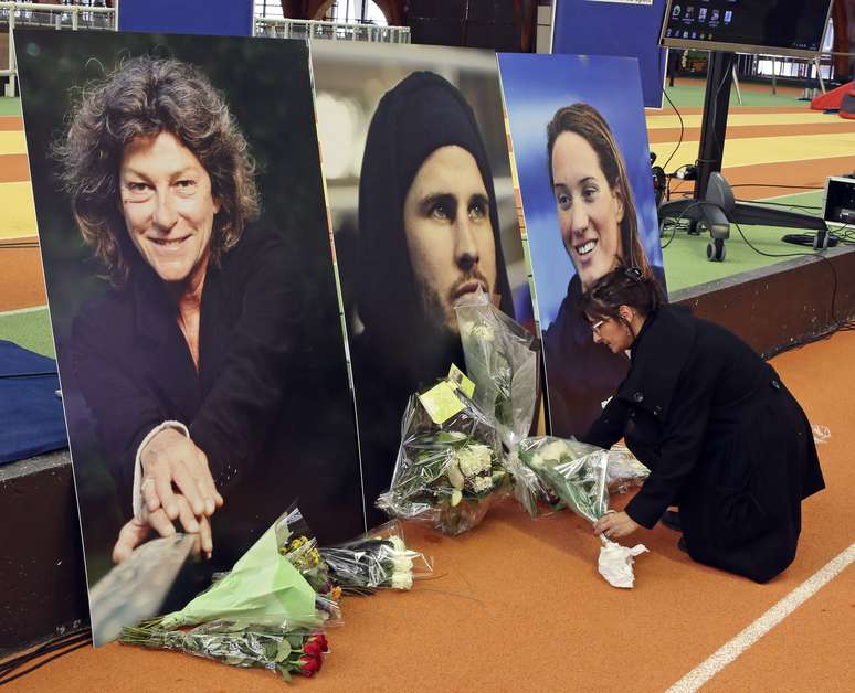 Cerim&ocirc;nia em homenagem aos tr&ecirc;s atletas mortos em acidente com helic&oacute;pteros na Argentina