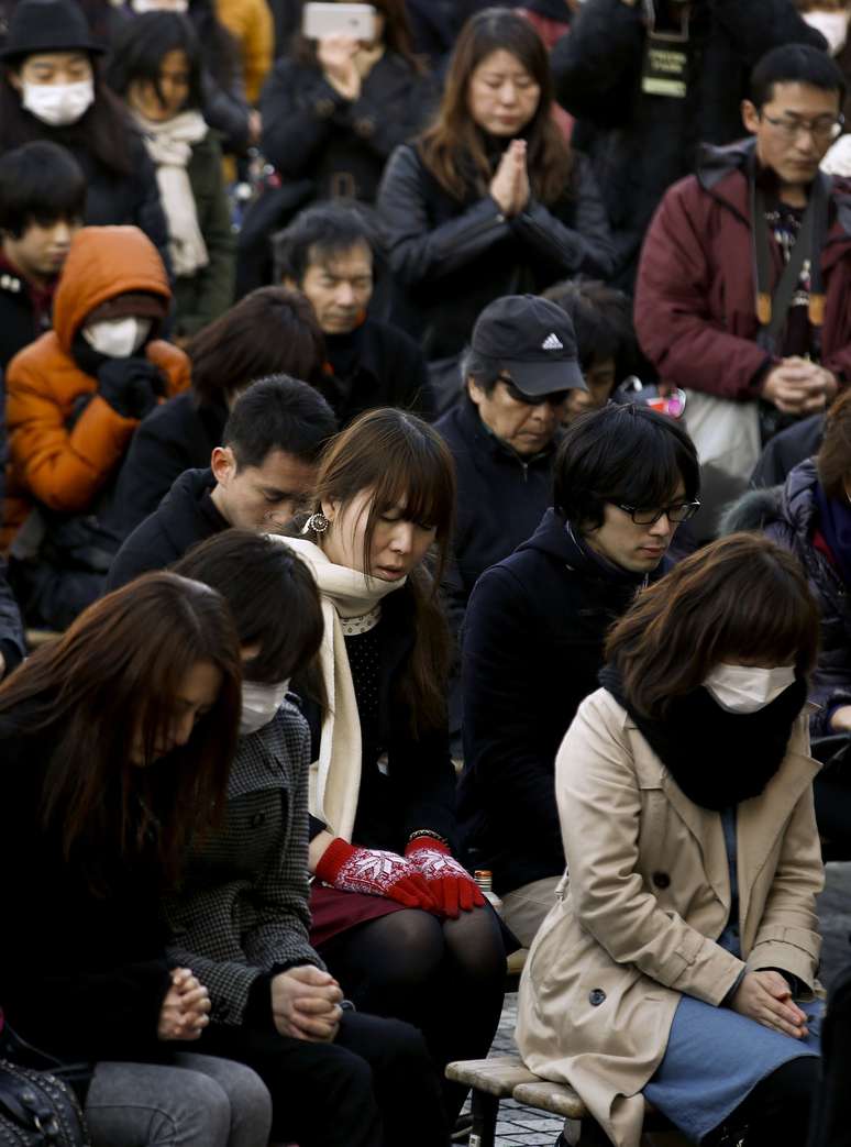 <p>Quatro anos depois da tragédia, mais de 228 mil evacuados pelos danos causados pela água ou pela contaminação radioativa emitida pela usina de Fukushima ainda não puderam retornar a seus lares.</p>