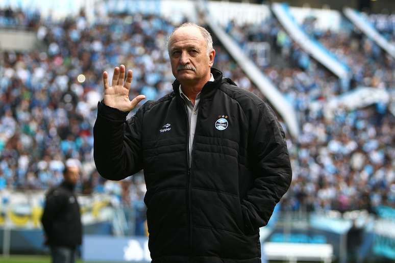 <p>Felip&atilde;o s&oacute; divulgar&aacute; escala&ccedil;&atilde;o do Gr&ecirc;mio minutos antes do jogo</p>