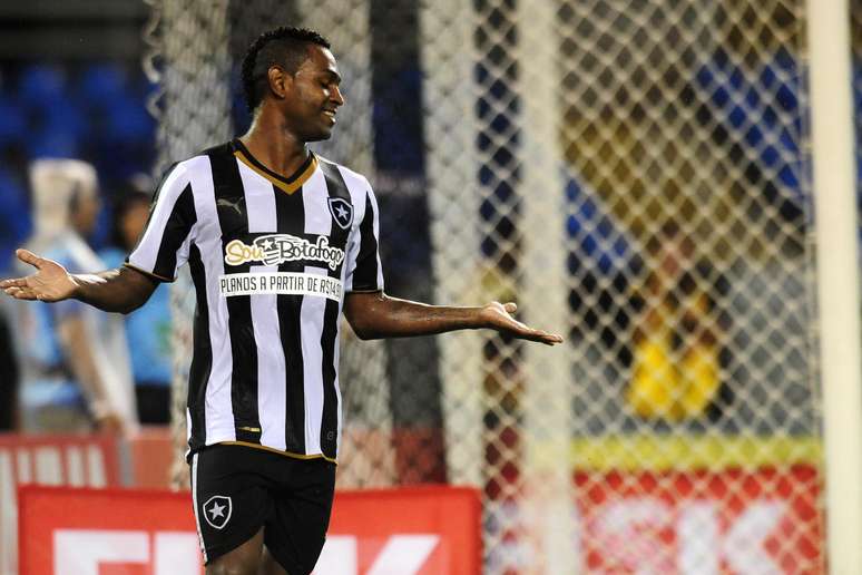 <p>Em nova chance no Botafogo, Jobson vem tendo um &oacute;timo in&iacute;cio de 2015</p>