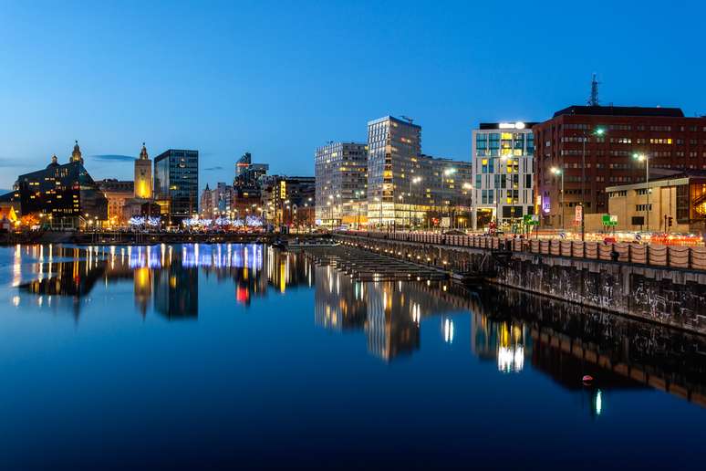 Liverpool tem diversas opções culturais, históricas e musicais para os turistas 