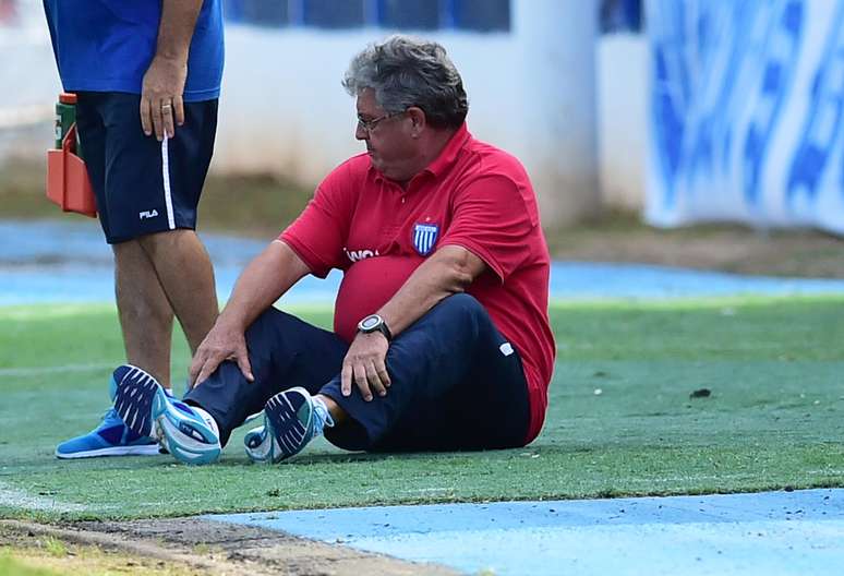 Comandante do acesso à Série A no ano passado, Geninho pediu demissão do Avaí