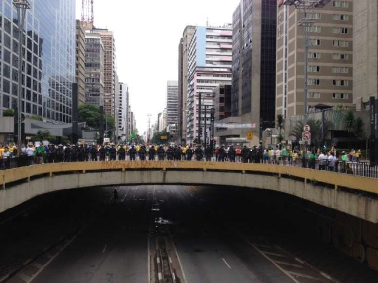 <p><strong>São Paulo (SP) - </strong>PM estima pelo menos 240 mil pessoas no protesto</p>