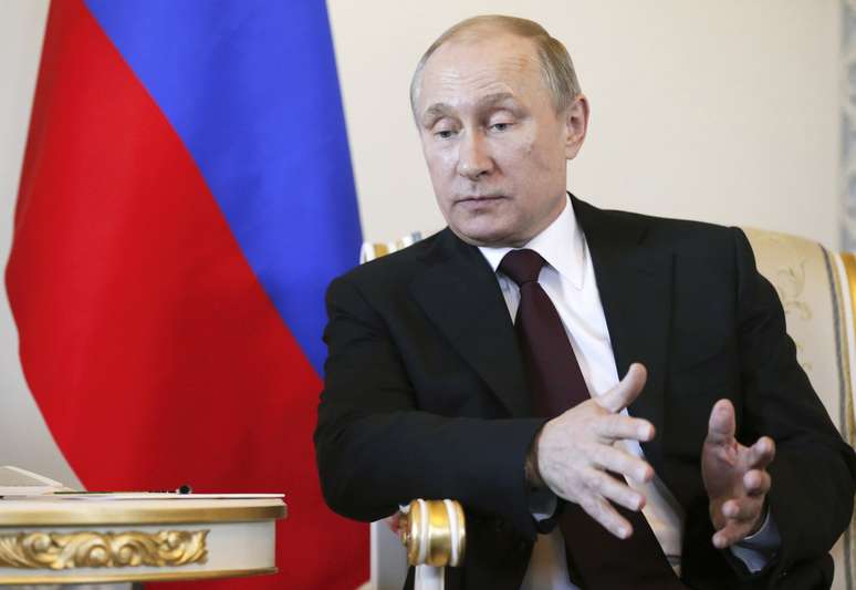 Putin reapareceu após 10 dias "desaparecido"