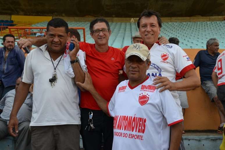 Seu Atha&iacute;des (vermelho) &eacute; colorado desde 1963
