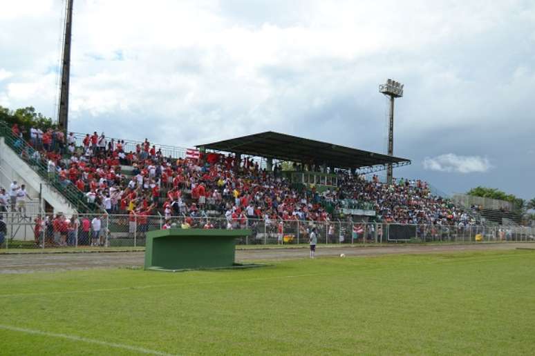 Torcida do Vila Nova viajou 90km para ver o clube no Estádio Rio das Pedras, em Itaberaí