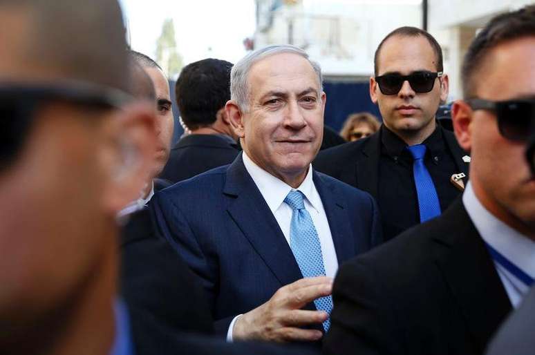 Premiê israelense Netanyahu durante votação em Ashkelon. 17/03/2015.