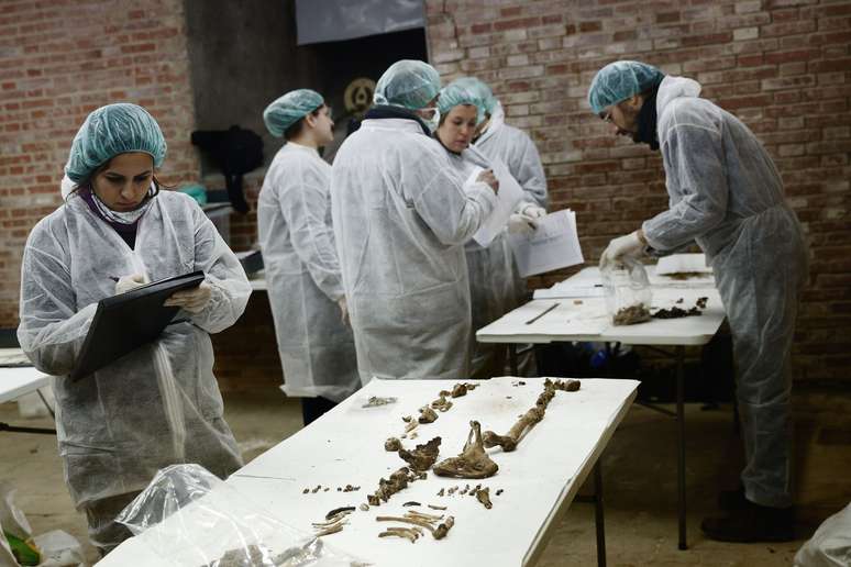 Os pesquisadores levaram dez meses para localizar o lugar exato do convento onde estava o autor enterrado