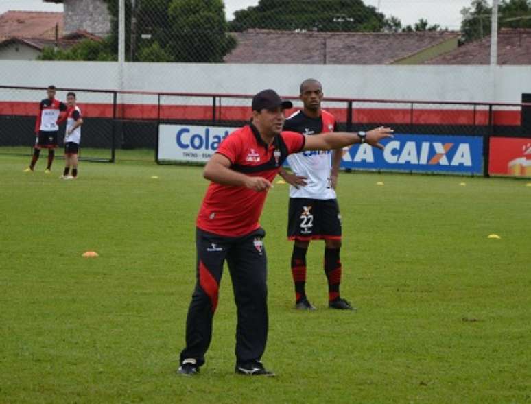 Marcelo Martelotte já comandou treino no CCT do Urias Magalhães