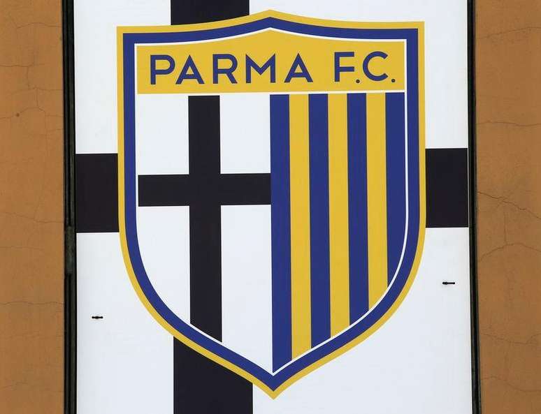<p>Logo do Parma na entrada do Est&aacute;dio Ennio Tardini, em Parma; fal&ecirc;ncia decretada pela Justi&ccedil;a italiana</p>