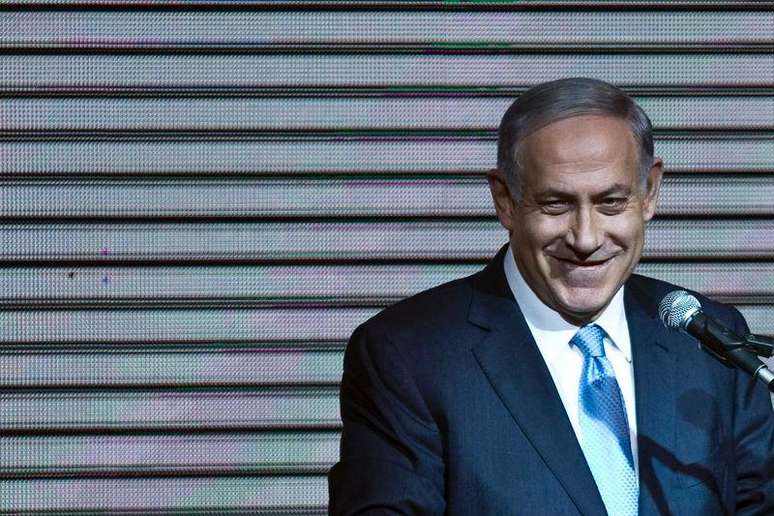 Primeiro-ministro Benjamin Netanyahu agradece apoio na sede do partido, em Tel Aviv.   15/03/2015