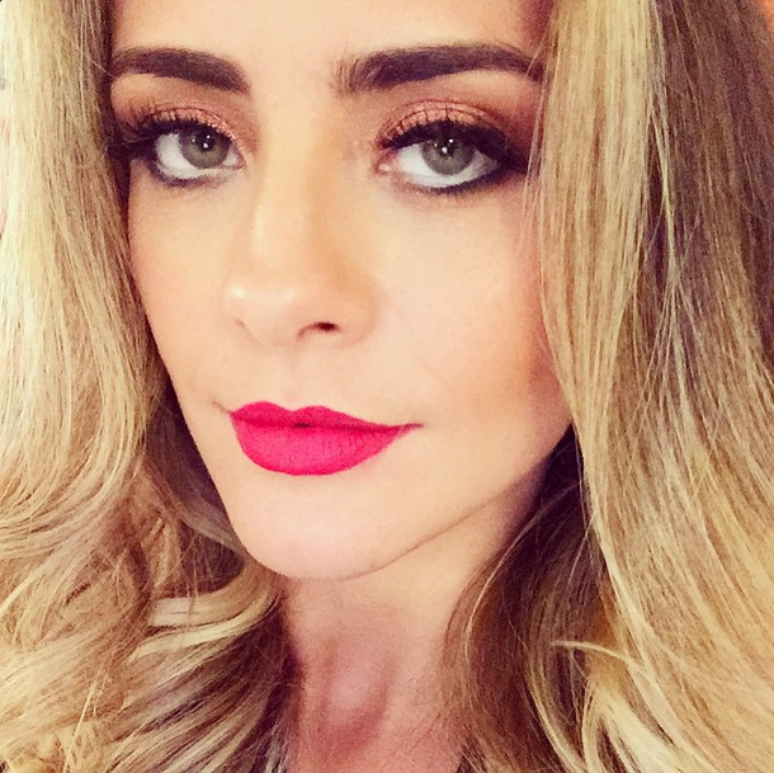 Juliana Silveira est&aacute; na Record